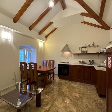 Old Town Apartments Trogir - Free Parking 외부 사진
