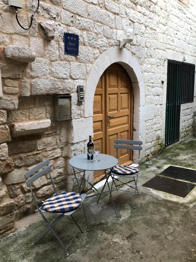 Old Town Apartments Trogir - Free Parking 외부 사진