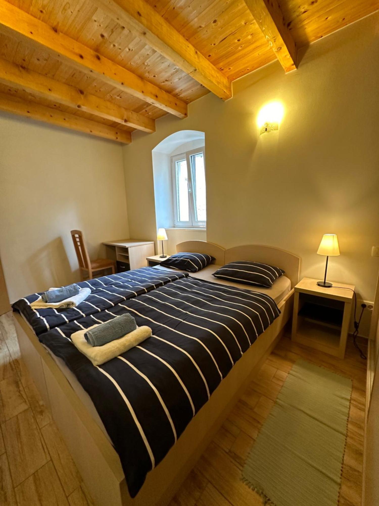 Old Town Apartments Trogir - Free Parking 외부 사진