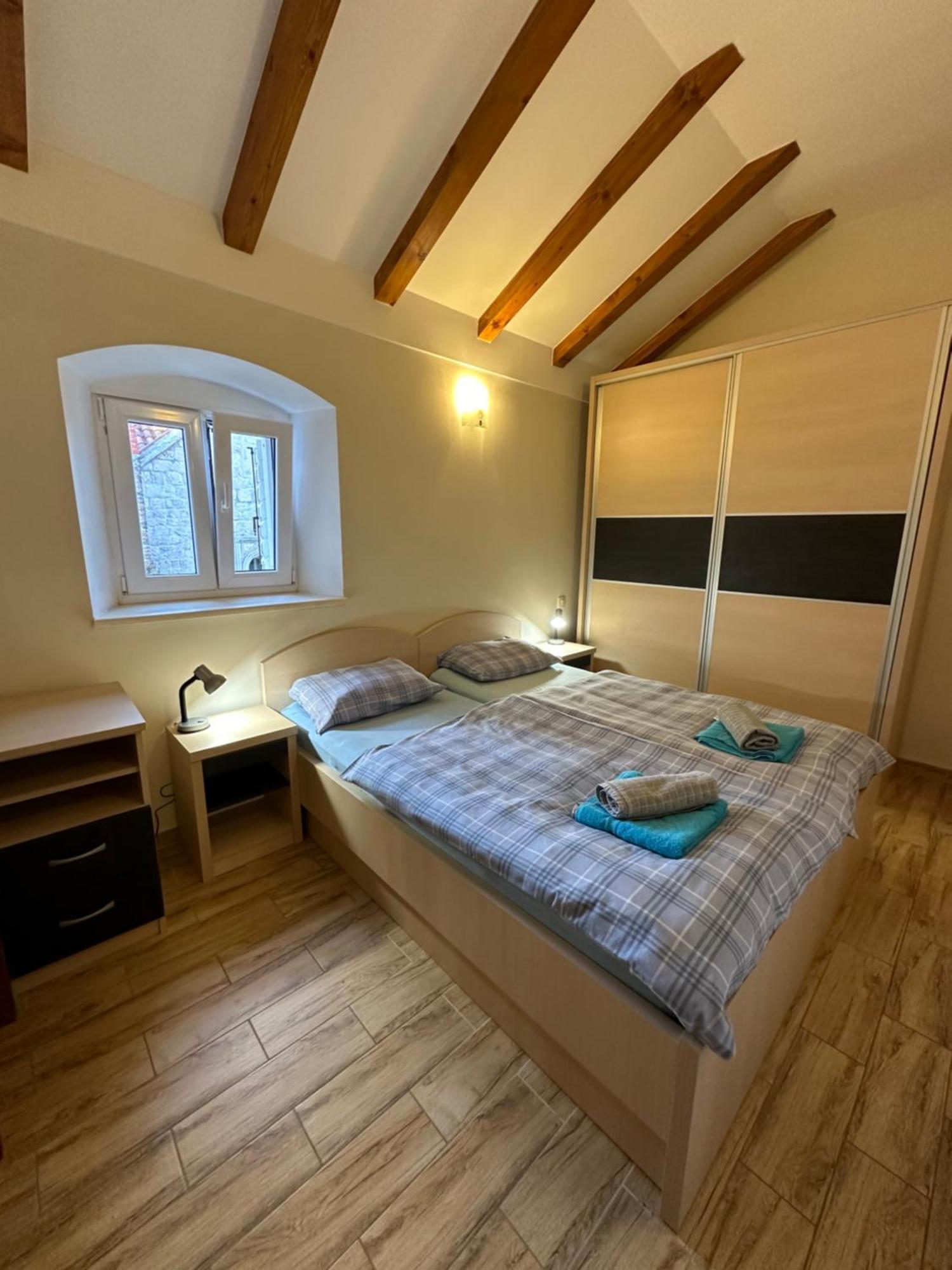 Old Town Apartments Trogir - Free Parking 외부 사진