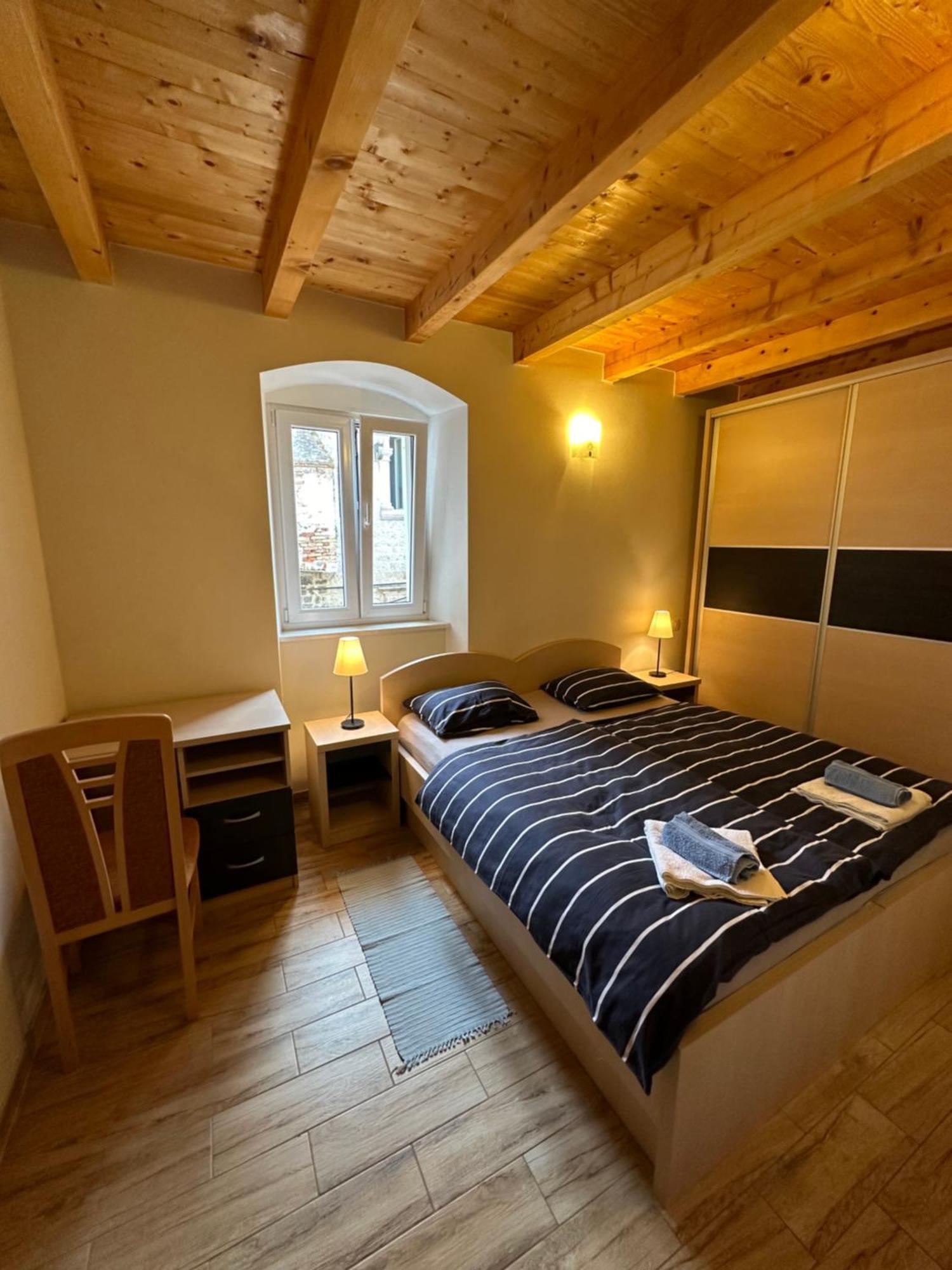 Old Town Apartments Trogir - Free Parking 외부 사진