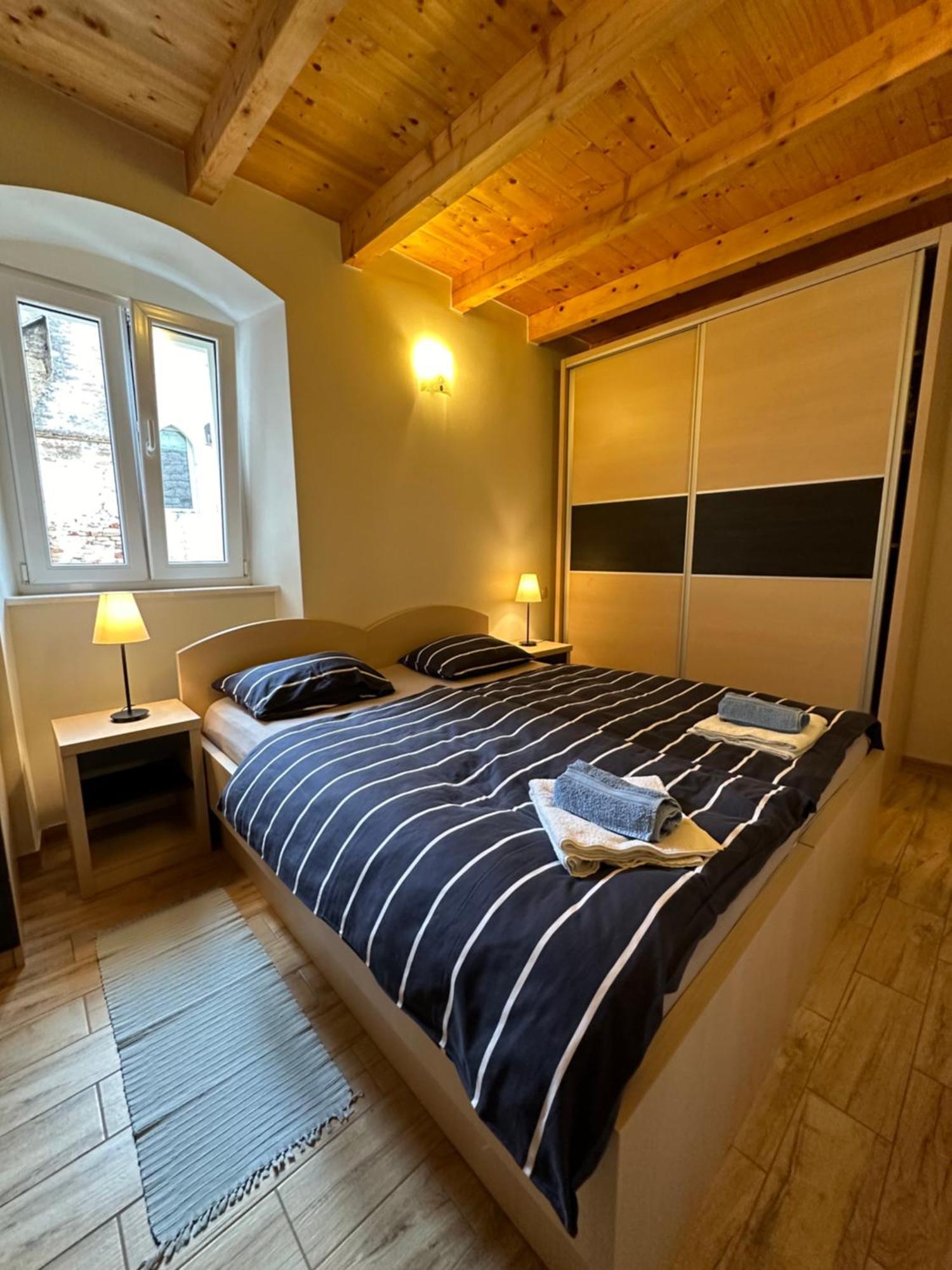 Old Town Apartments Trogir - Free Parking 외부 사진
